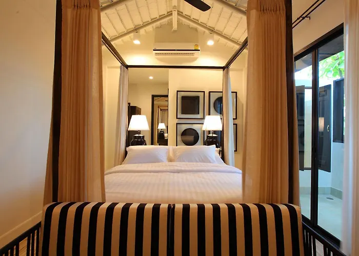 99 The Gallery Hotel