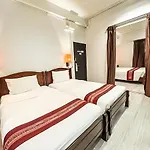 99 The Gallery Hotel