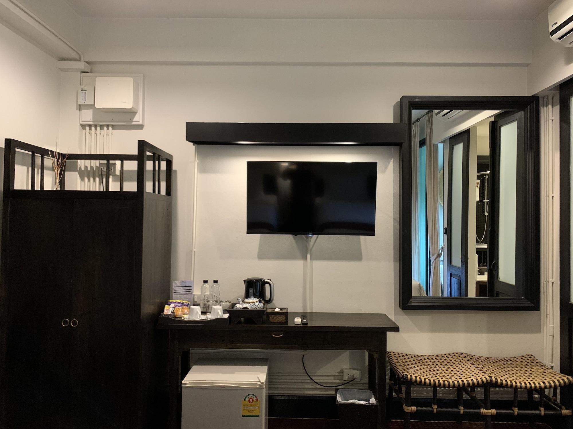 99 The Gallery Hotel 3*